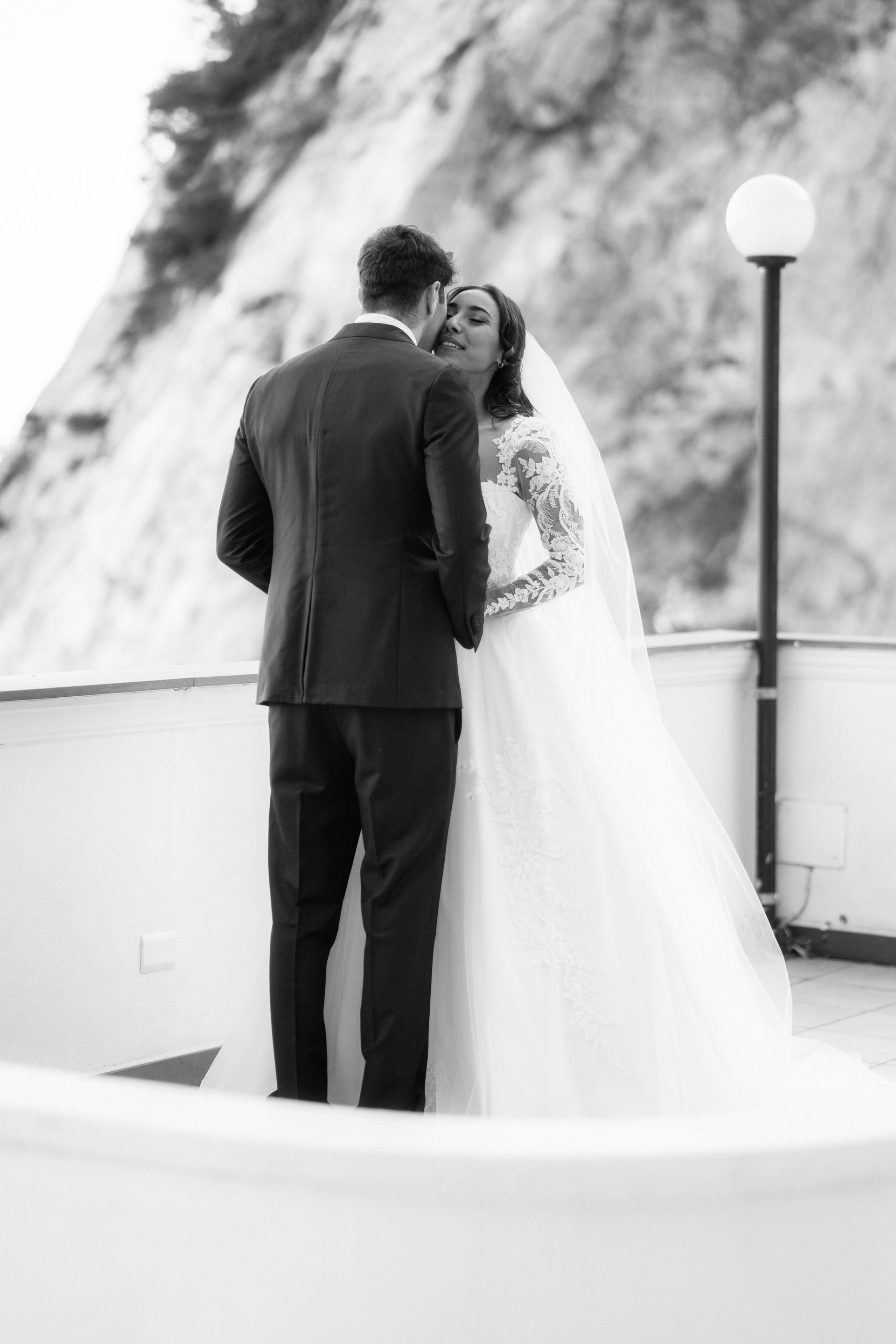 Terrazza panoramica allestita per un ricevimento di matrimonio